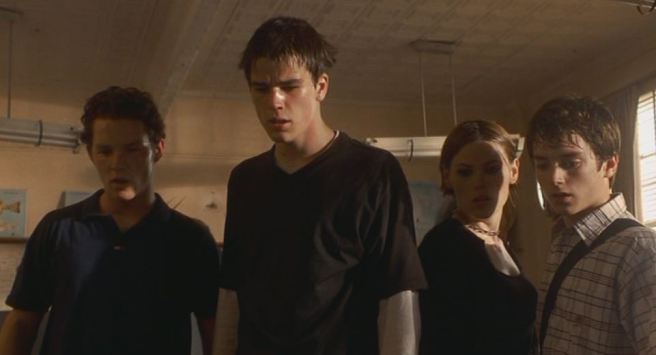 faculty-cast-elijah-woods